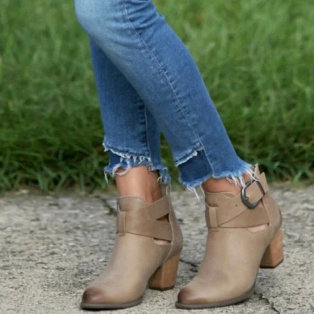 Vionic 'Rory' Women's 6 Taupe Leather Ankle Bootie Buckle Detail Almond Toe